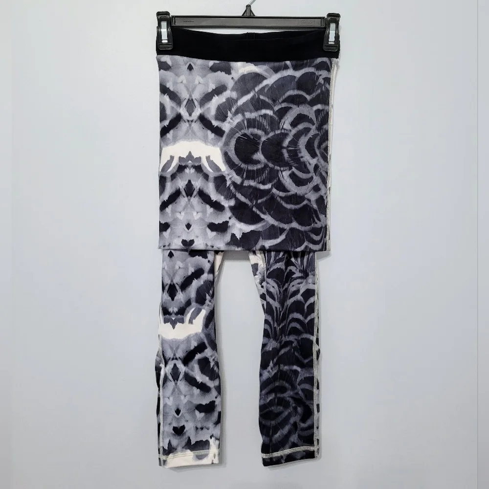 Lululemon Wunder Under Pant SE Dance in Pretty Plume Angel Wing Black Size Gym